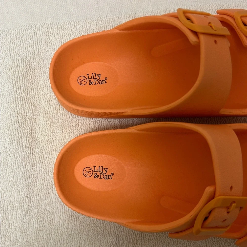 Lily & Dan Kid Unisex SlipOn Orange rubber double buckle slide Sandal size 11/12